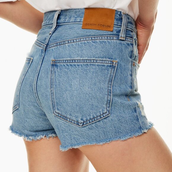 Aritzia Denim Forum - Yoko Hi-Rise Jean Short - Picture 1 of 4